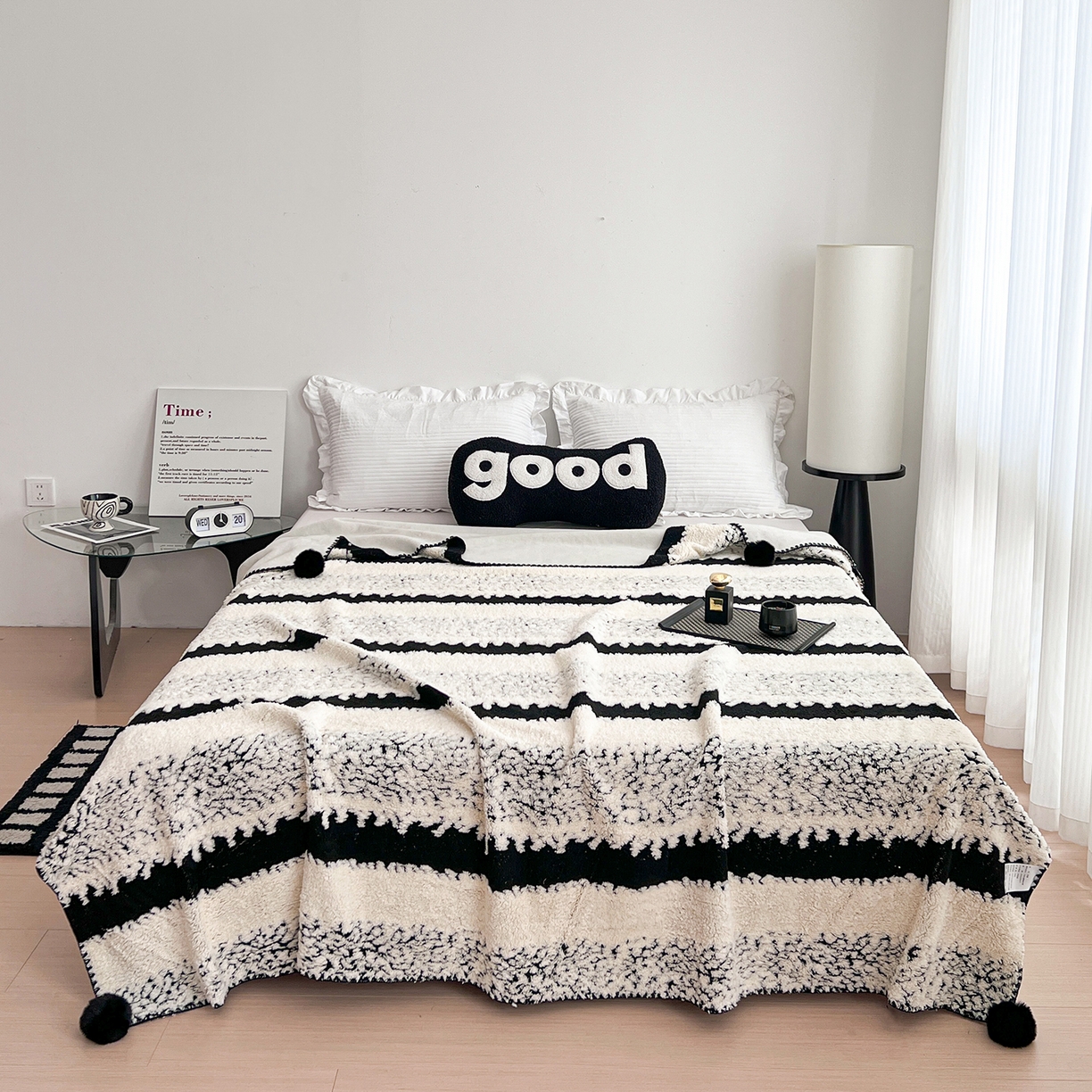 91家纺网 家纺一手货源 找家纺 娜朵家纺 2026新款阳离子牛奶绒双层毛球复合毯 黑白森林