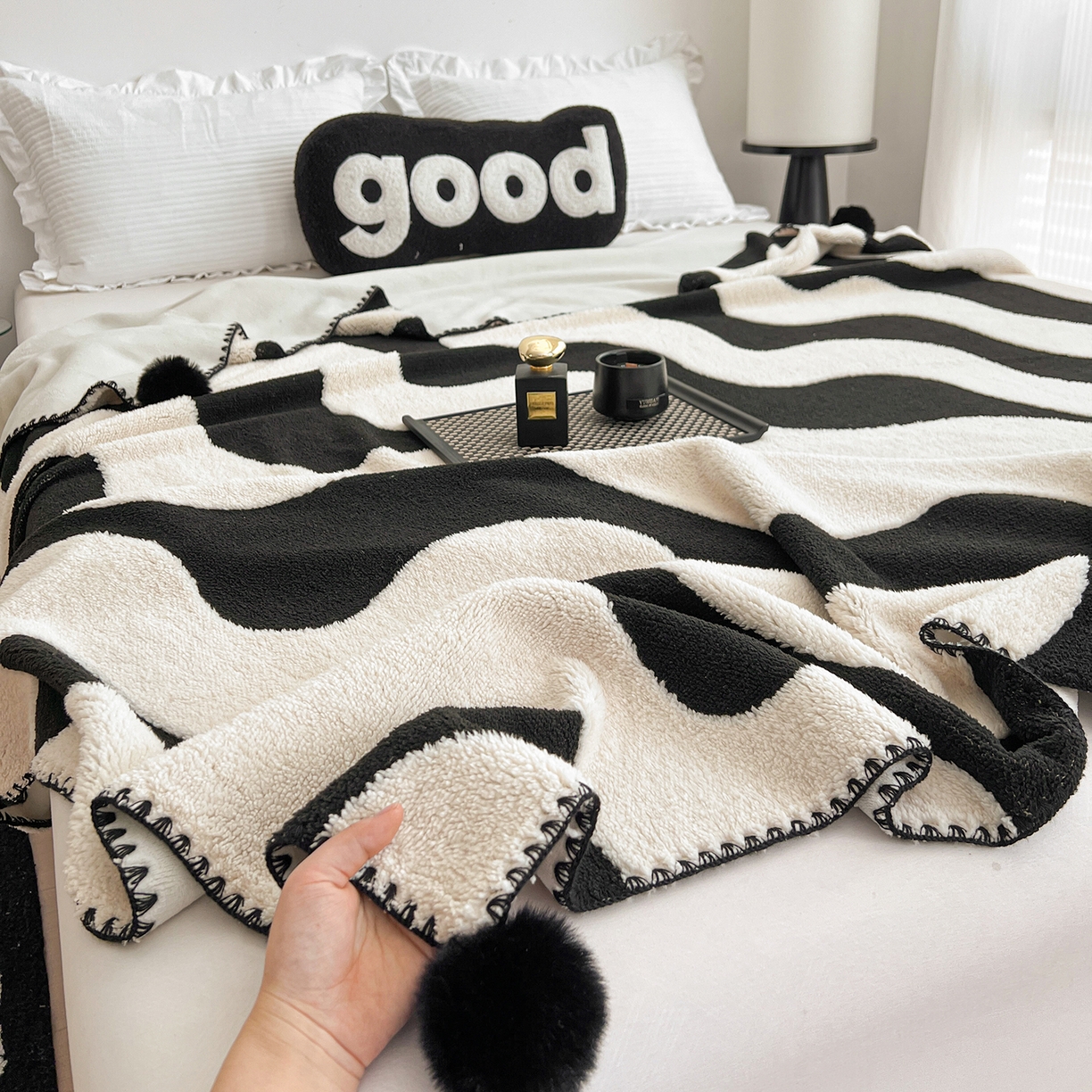 91家纺网 家纺一手货源 找家纺 娜朵家纺 2026新款阳离子牛奶绒双层毛球复合毯 波浪