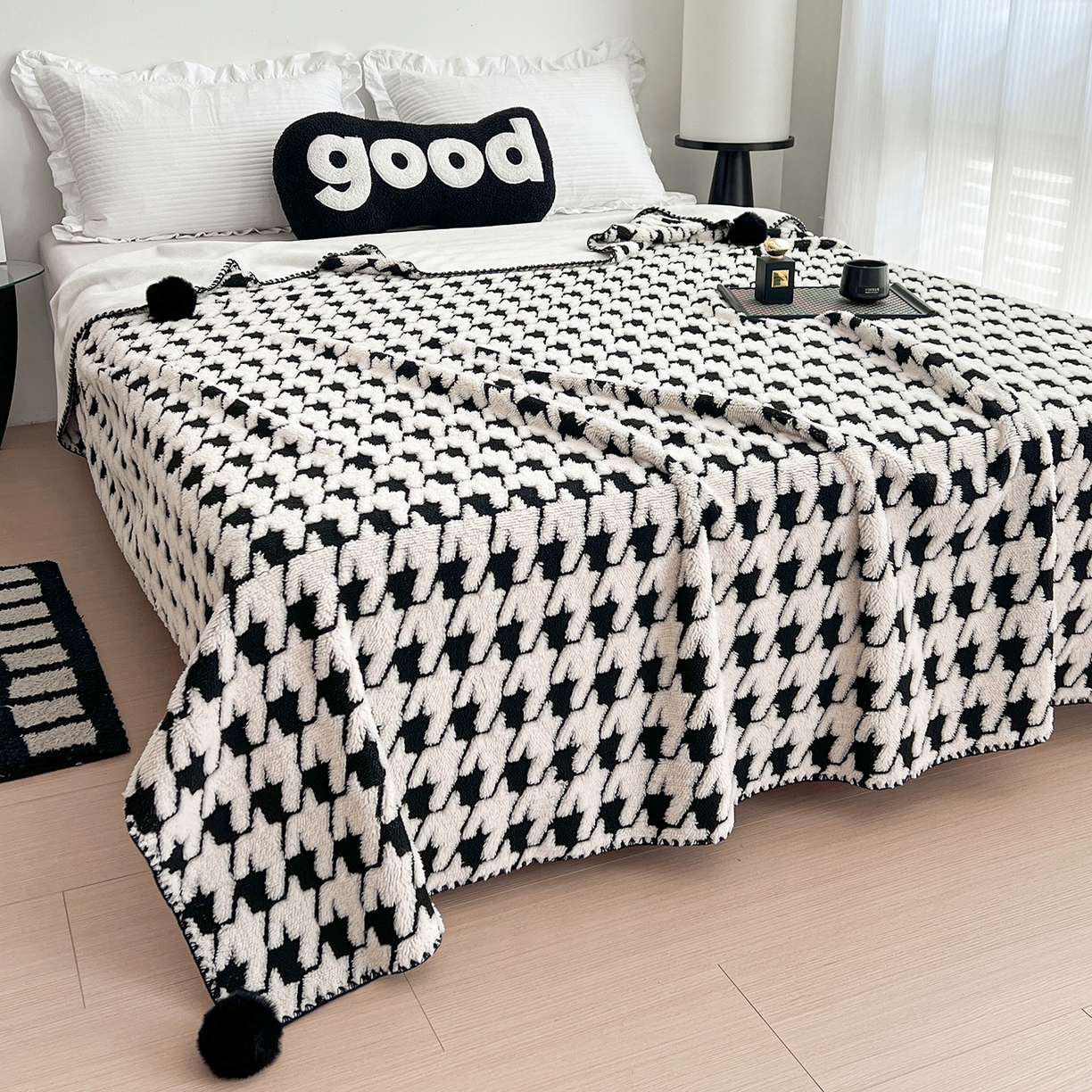 91家纺网 家纺一手货源 找家纺 娜朵家纺 2026新款阳离子牛奶绒双层毛球复合毯 千鸟