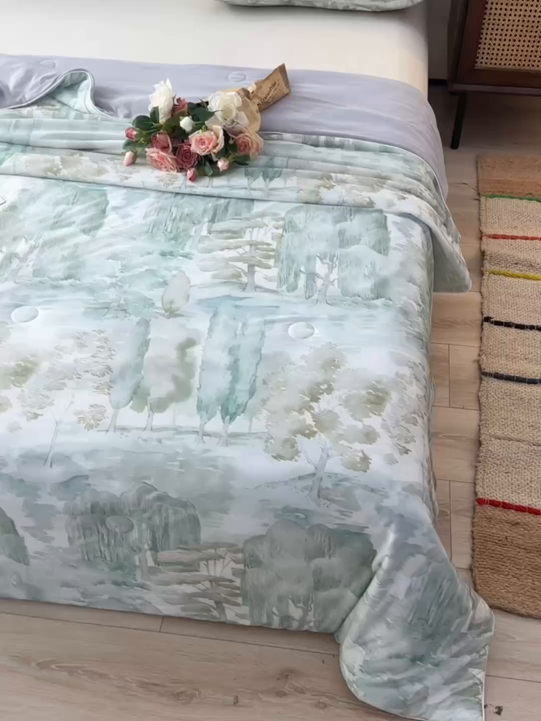 91家纺网 家纺一手货源 找家纺 曼尼 2026新款印花凉感丝夏被夏凉被 烂漫
