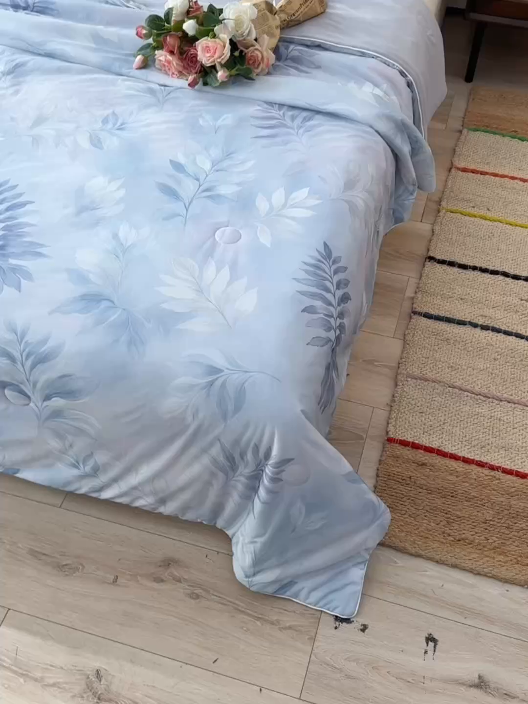 91家纺网 家纺一手货源 找家纺 曼尼 2026新款印花凉感丝夏被夏凉被 浅月