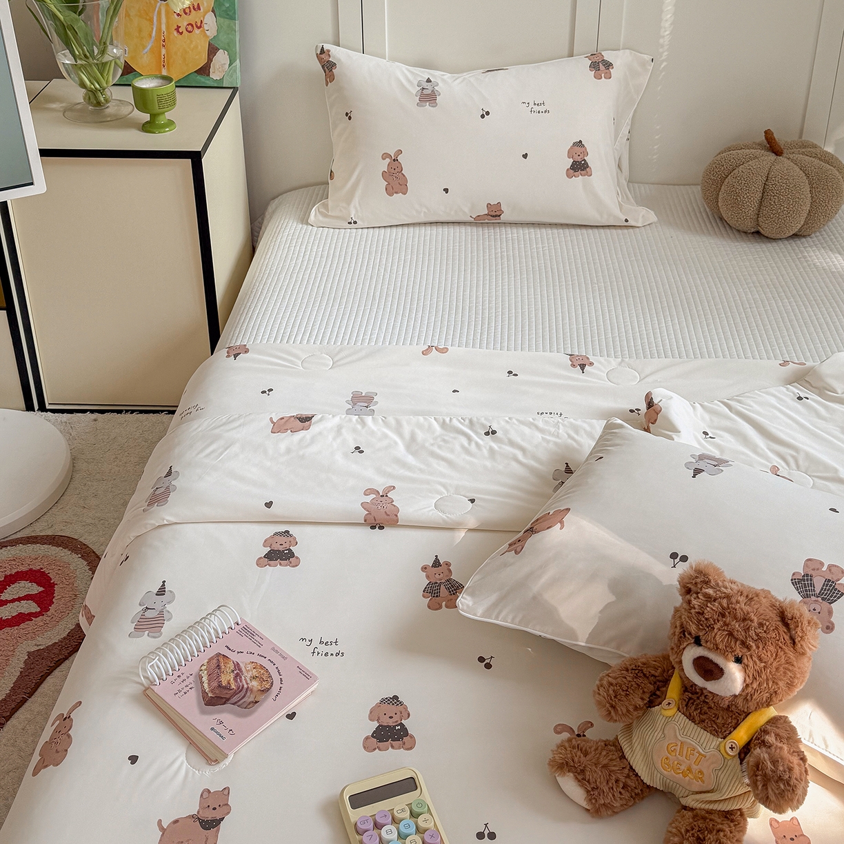 91家纺网 家纺一手货源 找家纺 金梦拉家纺 2026春夏新款锦氨凉感丝印花系列夏被空调被夏凉被 森林舞会