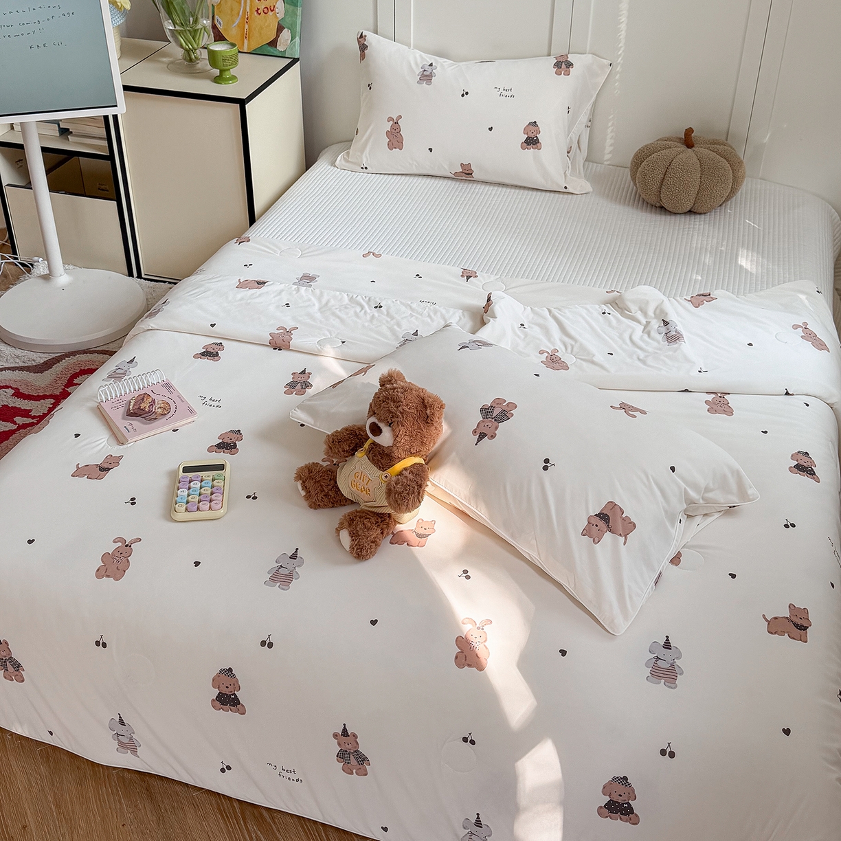 91家纺网 家纺一手货源 找家纺 金梦拉家纺 2026春夏新款锦氨凉感丝印花系列夏被空调被夏凉被 森林舞会