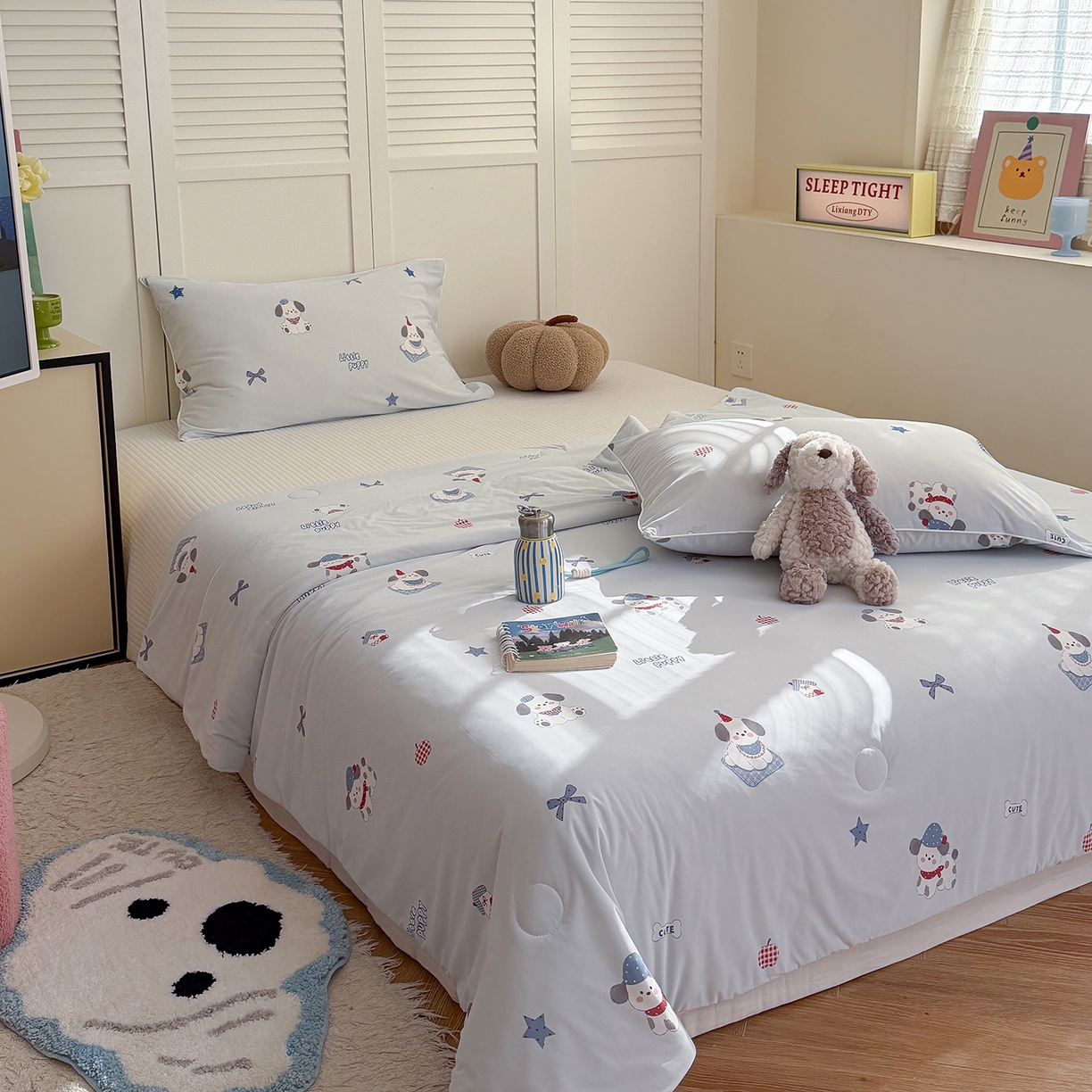 91家纺网 家纺一手货源 找家纺 金梦拉家纺 2026春夏新款锦氨凉感丝印花系列夏被空调被夏凉被 顽皮小宠