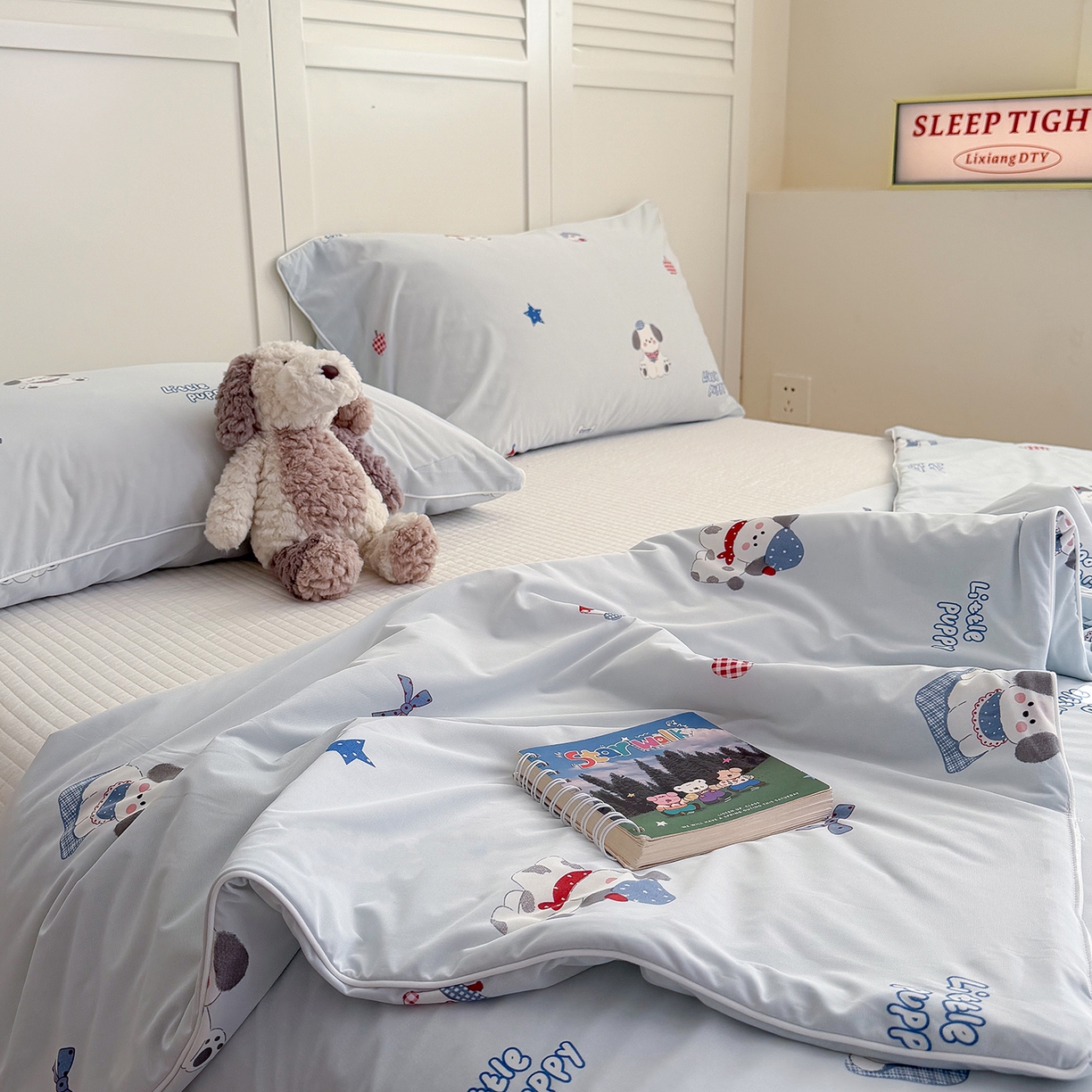 91家纺网 家纺一手货源 找家纺 金梦拉家纺 2026春夏新款锦氨凉感丝印花系列夏被空调被夏凉被 顽皮小宠