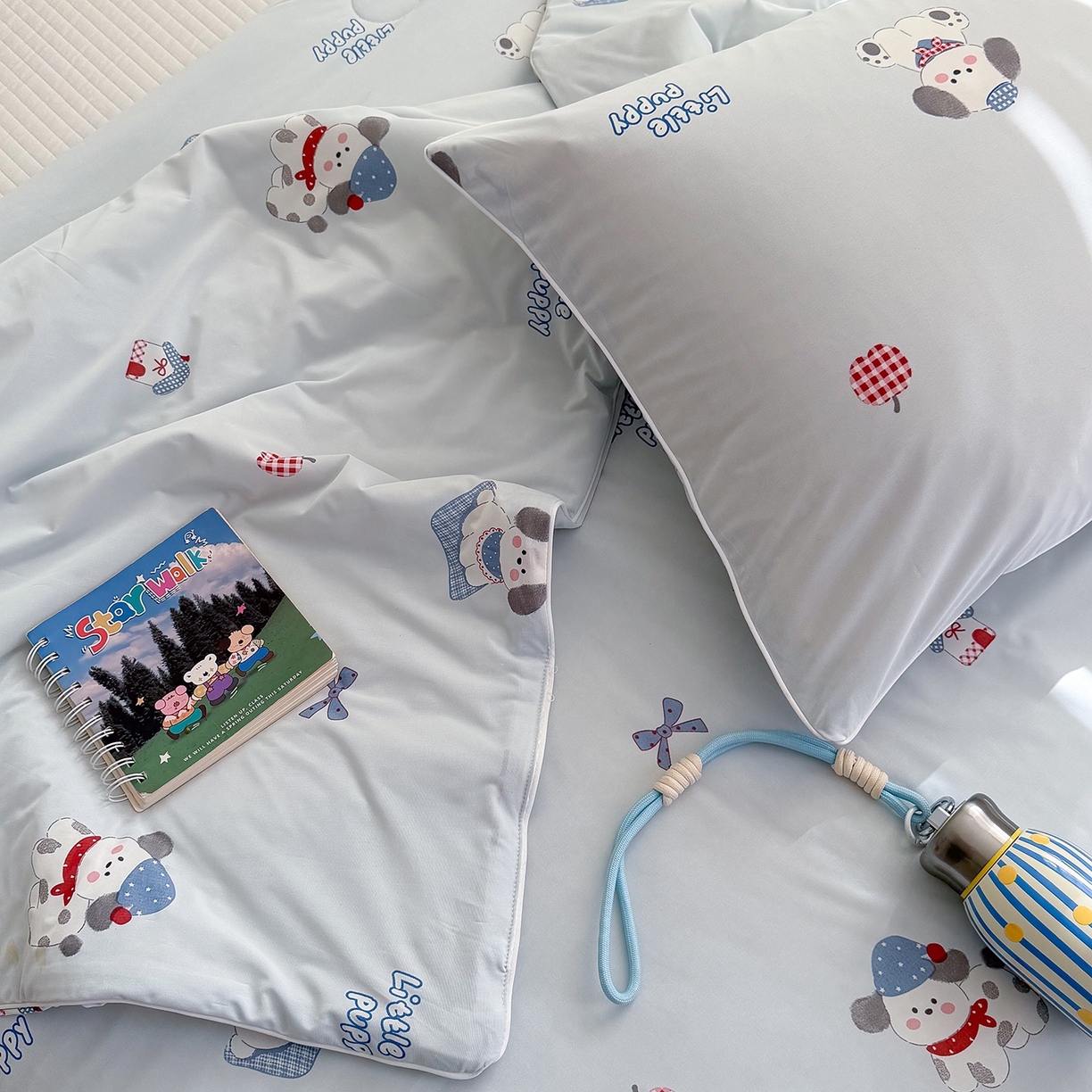 91家纺网 家纺一手货源 找家纺 金梦拉家纺 2026春夏新款锦氨凉感丝印花系列夏被空调被夏凉被 顽皮小宠