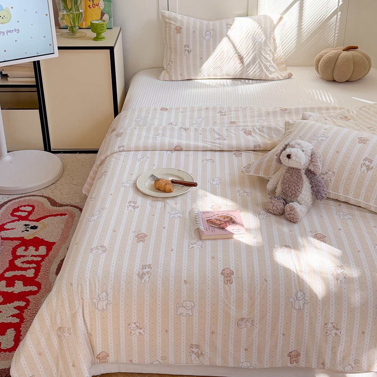 91家纺网 家纺一手货源 找家纺 金梦拉家纺 2026春夏新款锦氨凉感丝印花系列夏被空调被夏凉被 线条狗