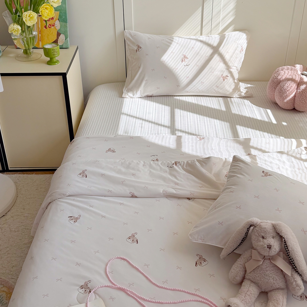 91家纺网 家纺一手货源 找家纺 金梦拉家纺 2026春夏新款锦氨凉感丝印花系列夏被空调被夏凉被 小粉兔