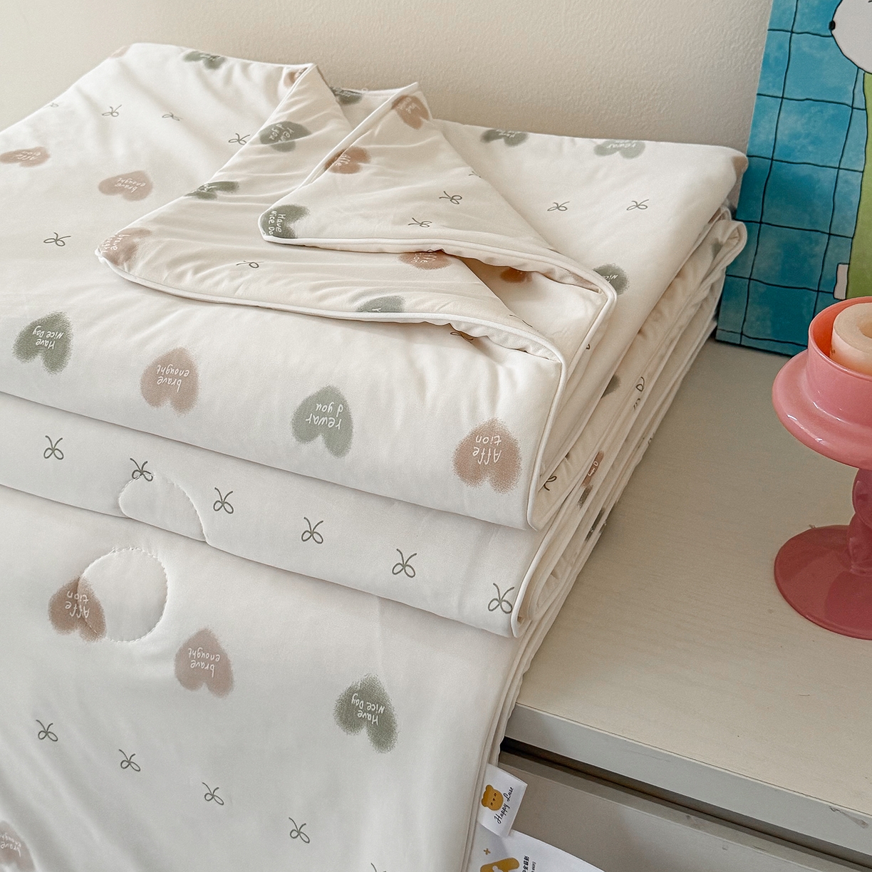 91家纺网 家纺一手货源 找家纺 金梦拉家纺 2026春夏新款锦氨凉感丝印花系列夏被空调被夏凉被 心情绿