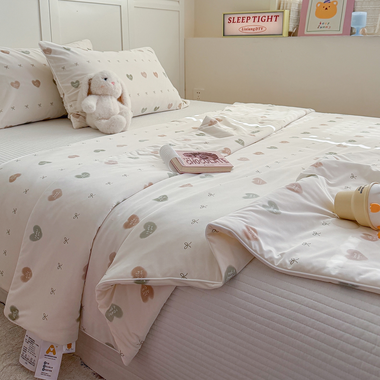 91家纺网 家纺一手货源 找家纺 金梦拉家纺 2026春夏新款锦氨凉感丝印花系列夏被空调被夏凉被 心情绿