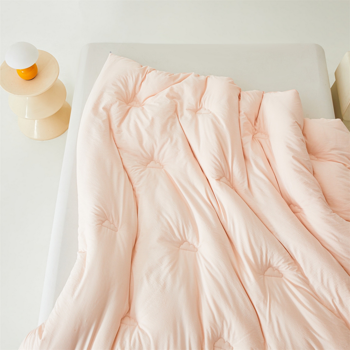 91家纺网 家纺一手货源 找家纺 眠势力 2026春夏新款皱皱纱四季被超软云朵被子春秋被芯夏凉被可机洗 云朵被-粉