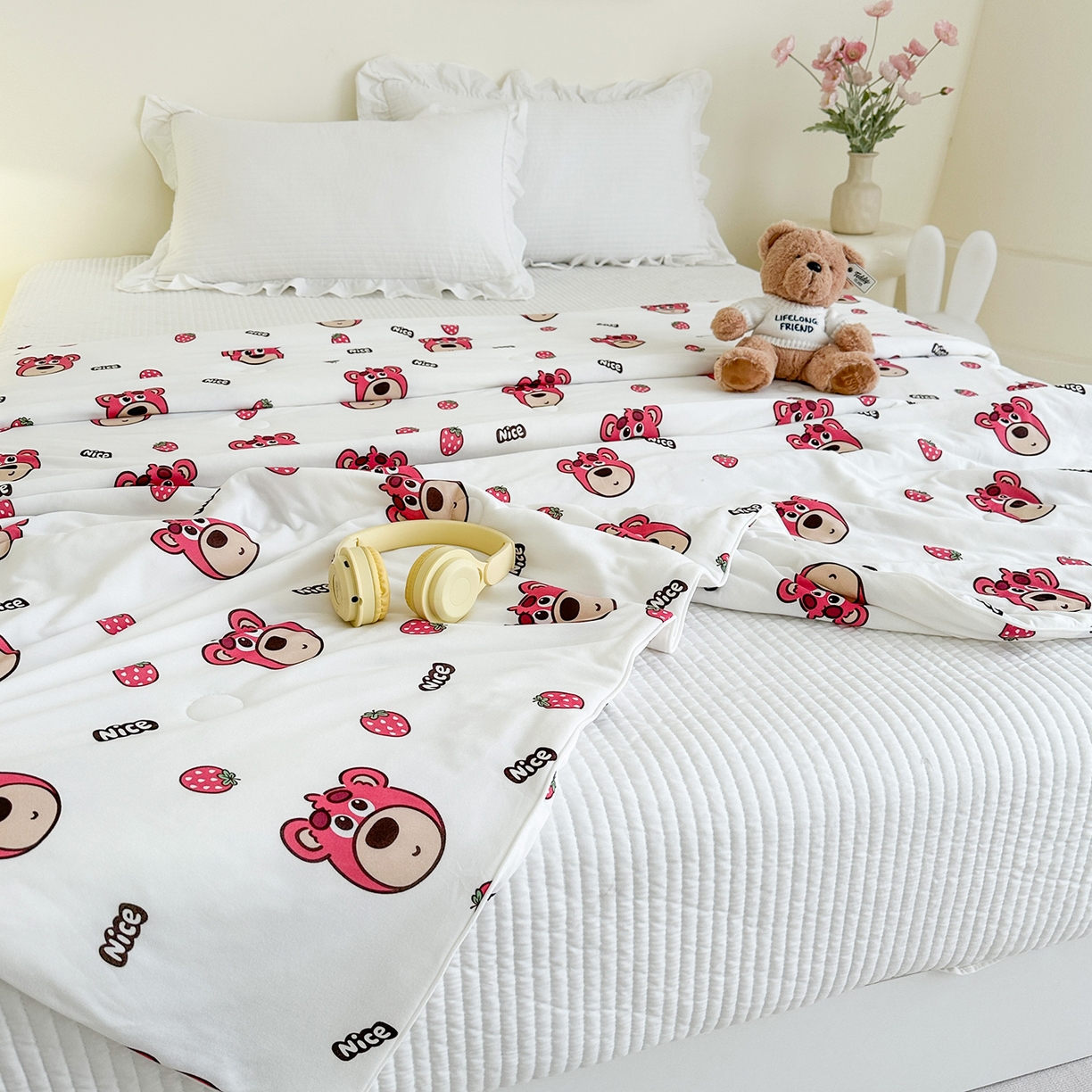 91家纺网 家纺一手货源 找家纺 尚品本色 2026年新款小清新针织棉夏被空调被 草莓熊