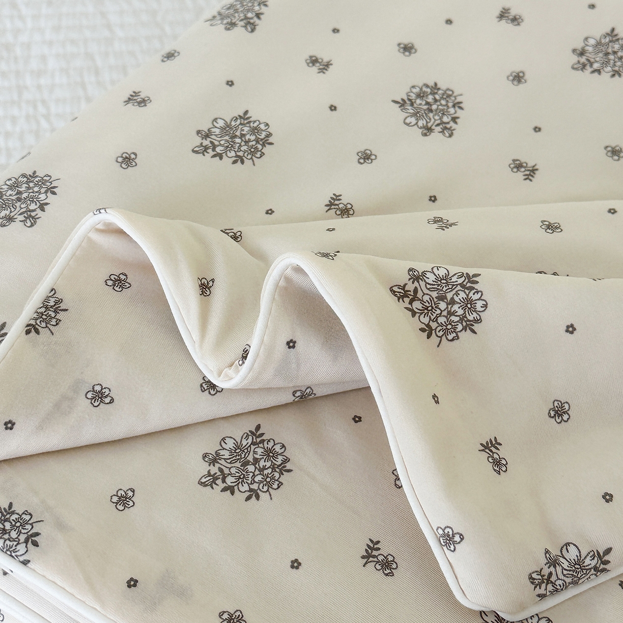 91家纺网 家纺一手货源 找家纺 尚品本色 2026年新款小清新针织棉夏被空调被 陌上花开