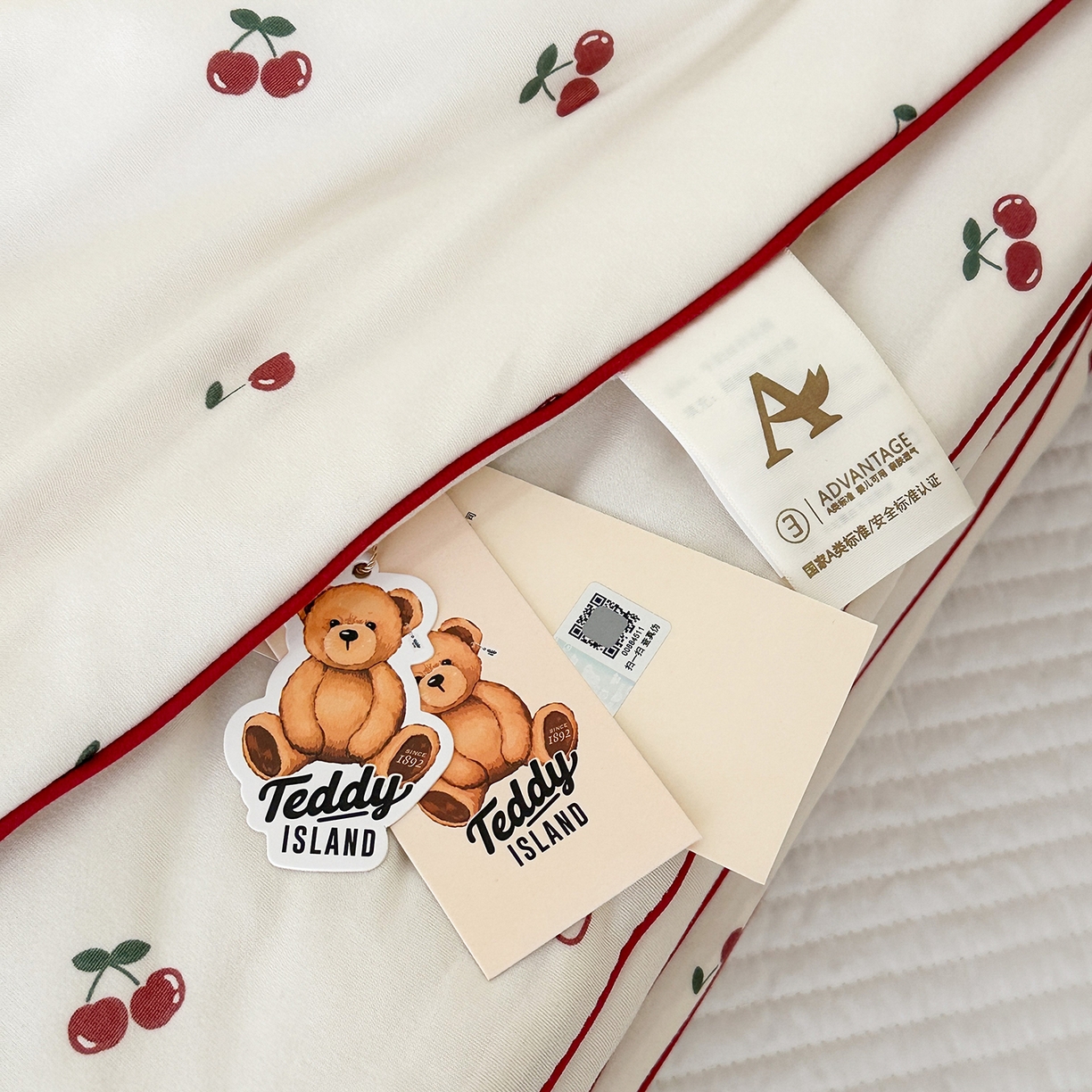 91家纺网 家纺一手货源 找家纺 尚品本色 2026年新款小清新针织棉夏被空调被 小樱桃