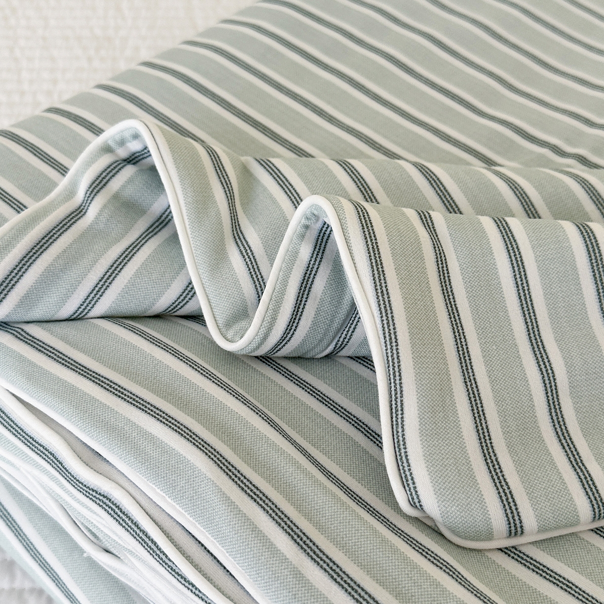 91家纺网 家纺一手货源 找家纺 尚品本色 2026年新款小清新针织棉夏被空调被 条纹兰