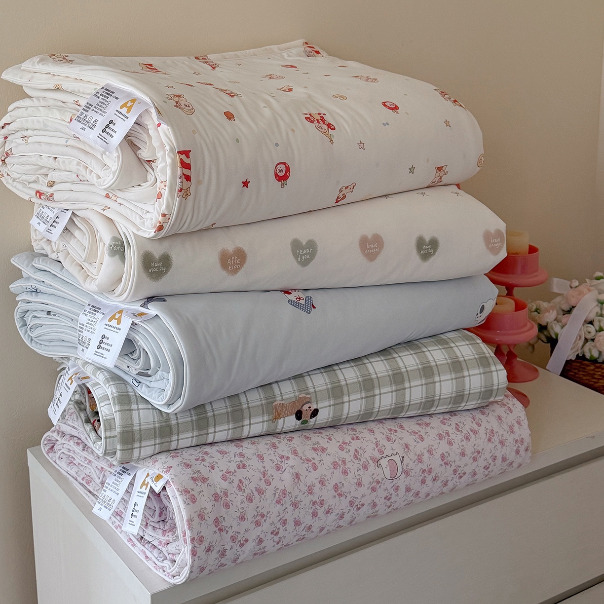 91家纺网 家纺一手货源 找家纺 金梦拉家纺 2026春夏新款锦氨凉感丝印花系列夏被空调被夏凉被 组合图仅供参考不可下单