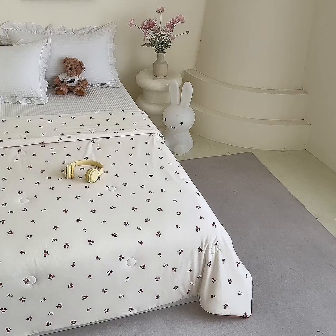 91家纺网 家纺一手货源 找家纺 尚品本色 2026年新款小清新针织棉夏被空调被 小樱桃