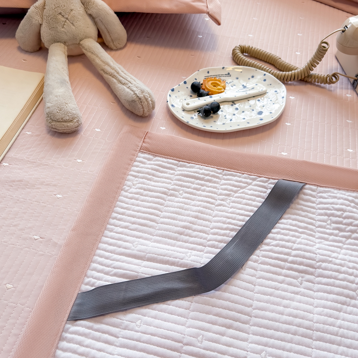 91家纺网 家纺一手货源 找家纺 （总）懒猫家纺 2026新款满天星绗绣莫兰迪色系床席床笠款凉席