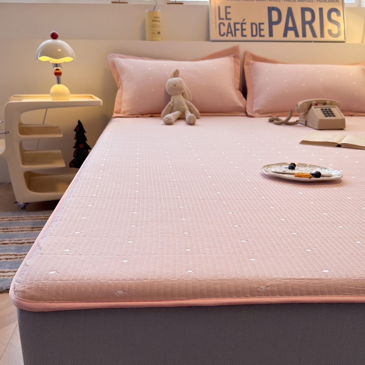 91家纺网 家纺一手货源 找家纺 懒猫家纺 2026新款满天星绗绣莫兰迪色系床席床笠款凉席 白桃乌龙-床笠款