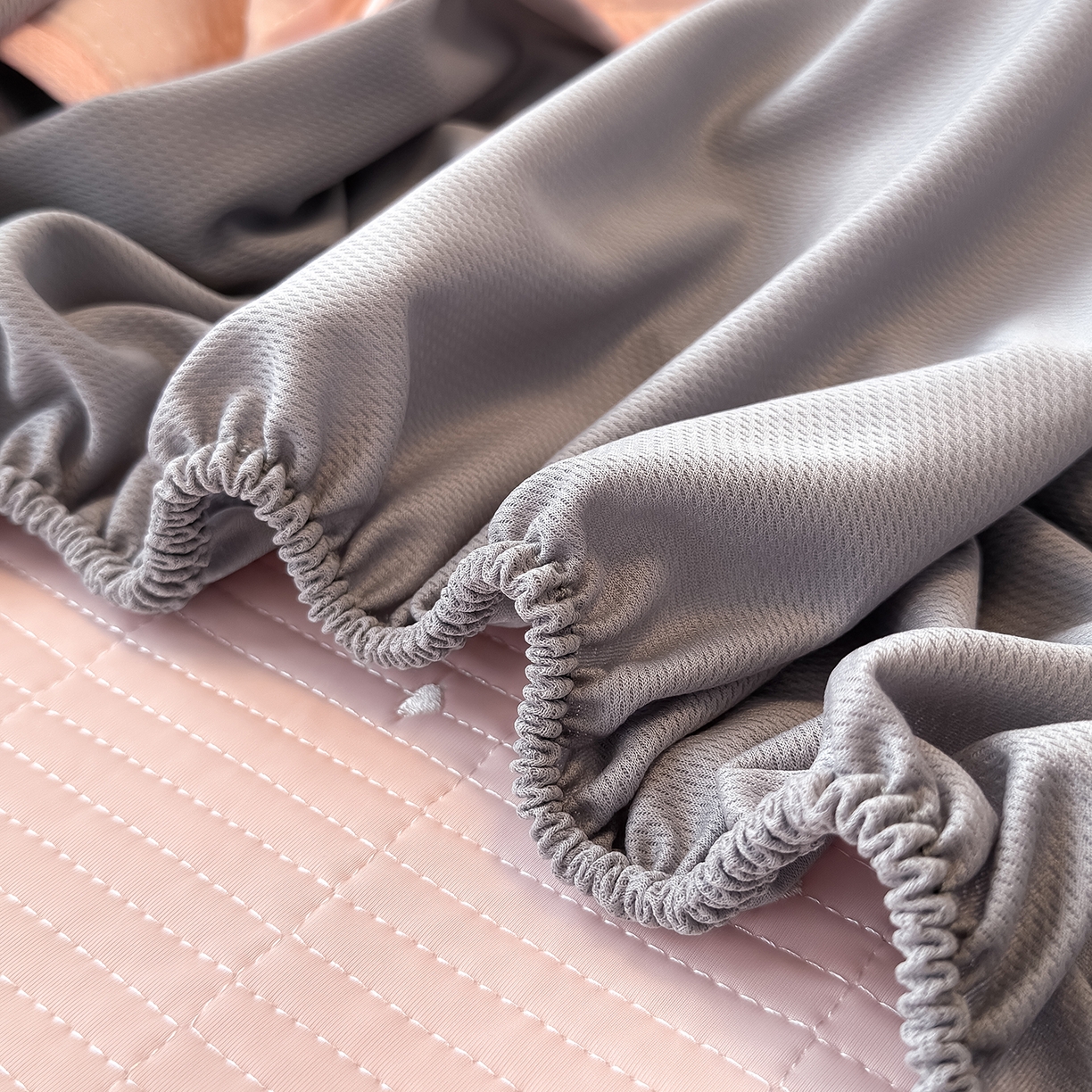 91家纺网 家纺一手货源 找家纺 懒猫家纺 2026新款满天星绗绣莫兰迪色系床席床笠款凉席 白桃乌龙-床笠款