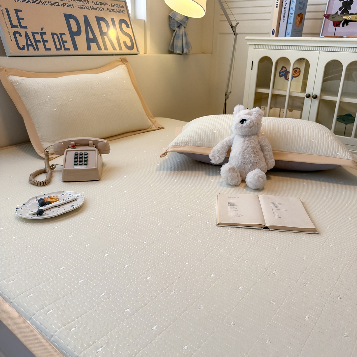 91家纺网 家纺一手货源 找家纺 懒猫家纺 2026新款满天星绗绣莫兰迪色系床席床笠款凉席 香草布蕾-床席款