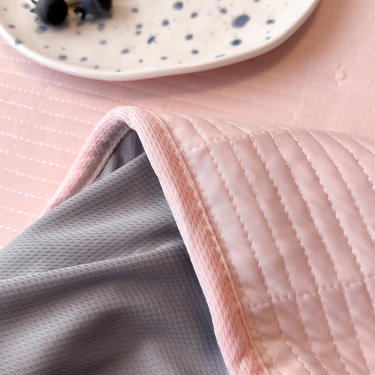 91家纺网 家纺一手货源 找家纺 懒猫家纺 2026新款满天星绗绣莫兰迪色系床席床笠款凉席 白桃乌龙-床笠款