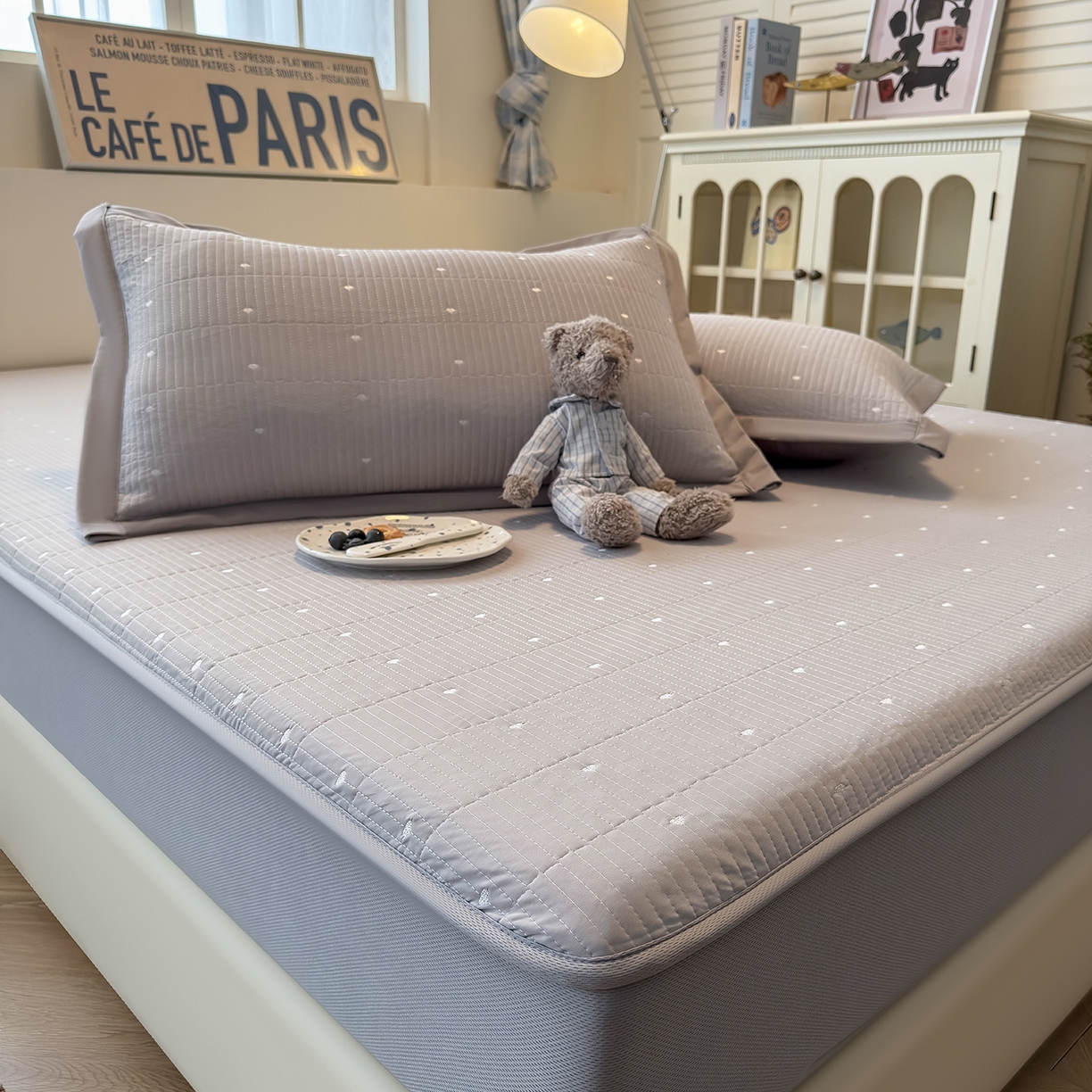 91家纺网 家纺一手货源 找家纺 懒猫家纺 2026新款满天星绗绣莫兰迪色系床席床笠款凉席 椰子灰-床笠款