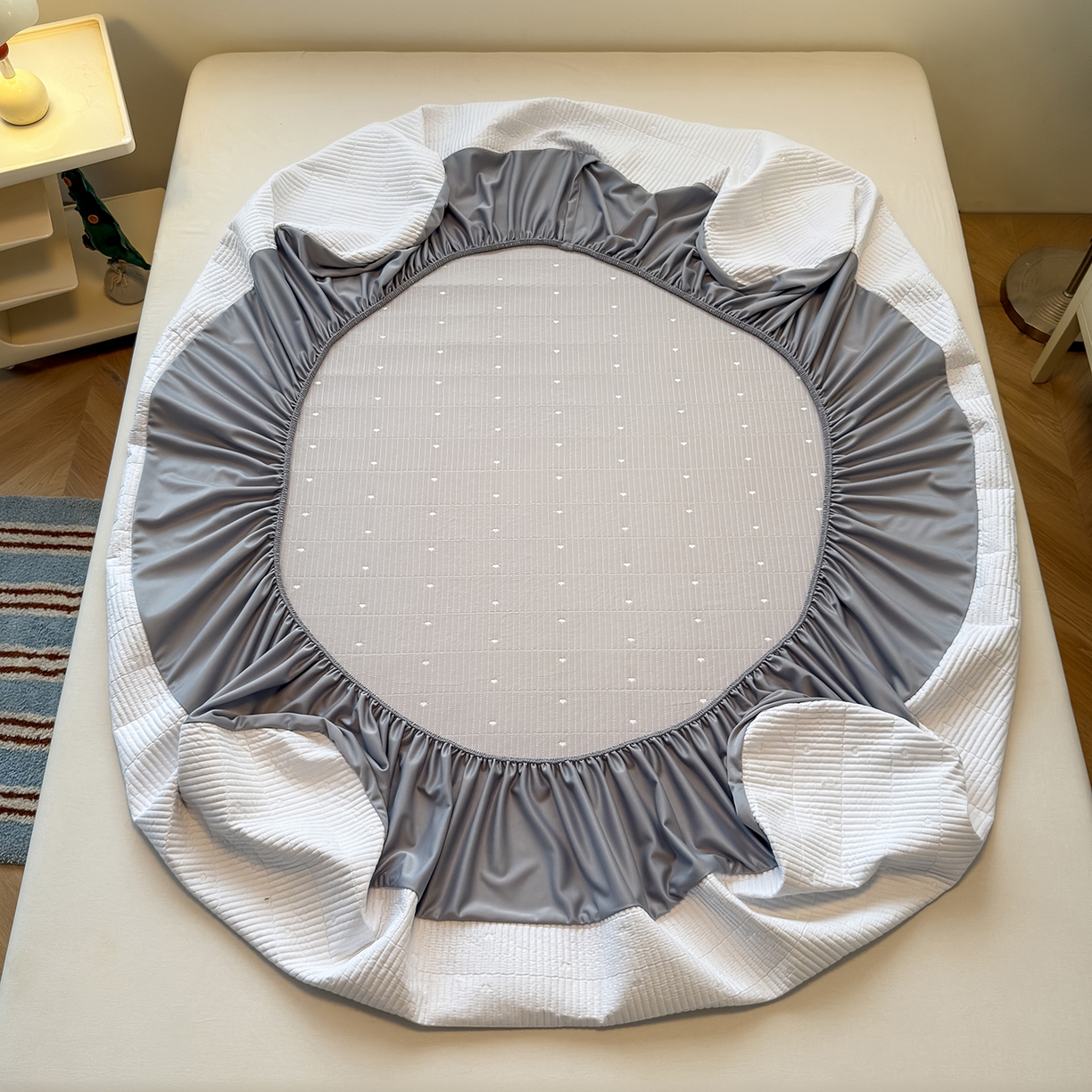 91家纺网 家纺一手货源 找家纺 懒猫家纺 2026新款满天星绗绣莫兰迪色系床席床笠款凉席 椰子灰-床笠款