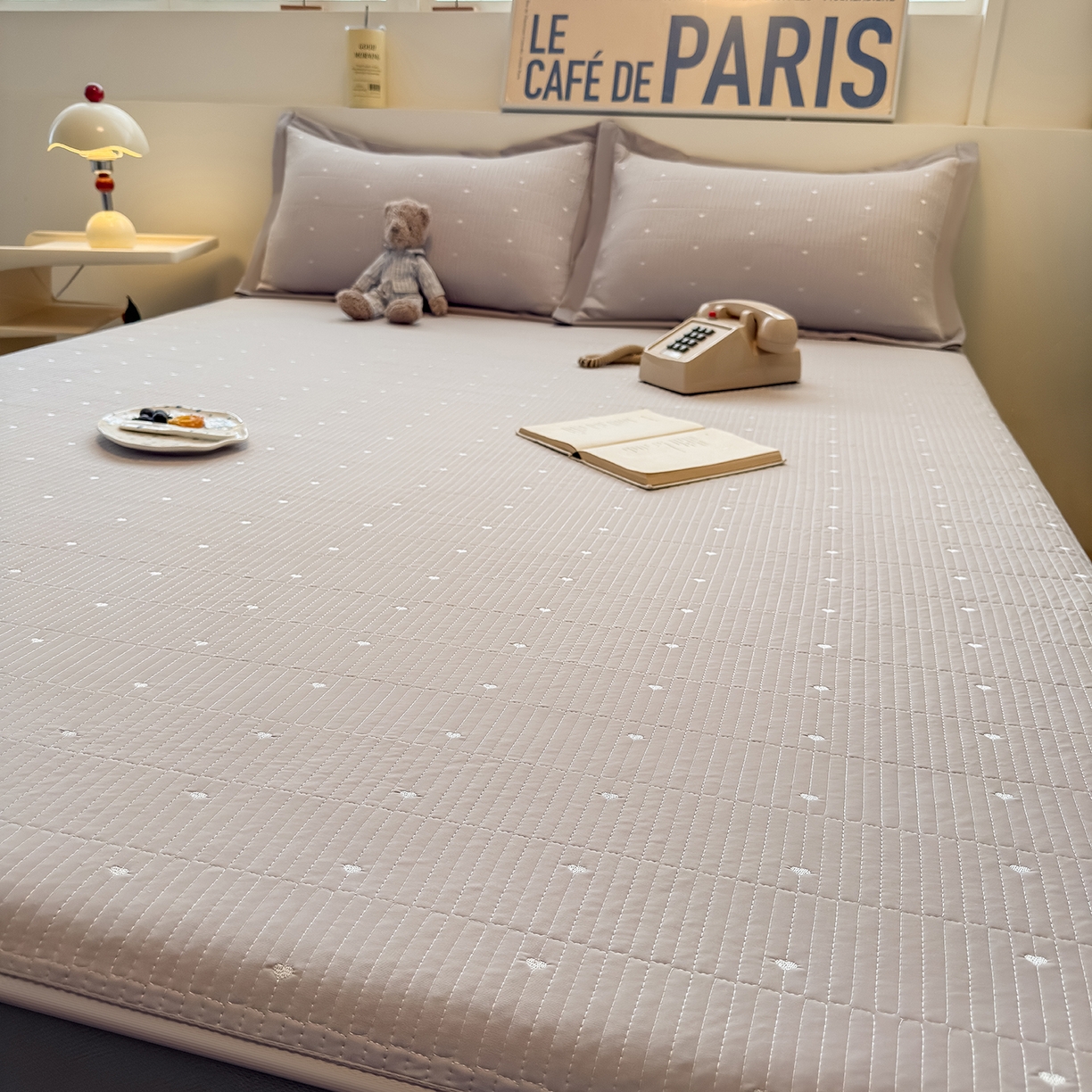 91家纺网 家纺一手货源 找家纺 懒猫家纺 2026新款满天星绗绣莫兰迪色系床席床笠款凉席 椰子灰-床笠款