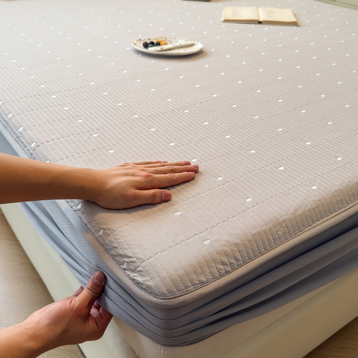 91家纺网 家纺一手货源 找家纺 懒猫家纺 2026新款满天星绗绣莫兰迪色系床席床笠款凉席 椰子灰-床笠款