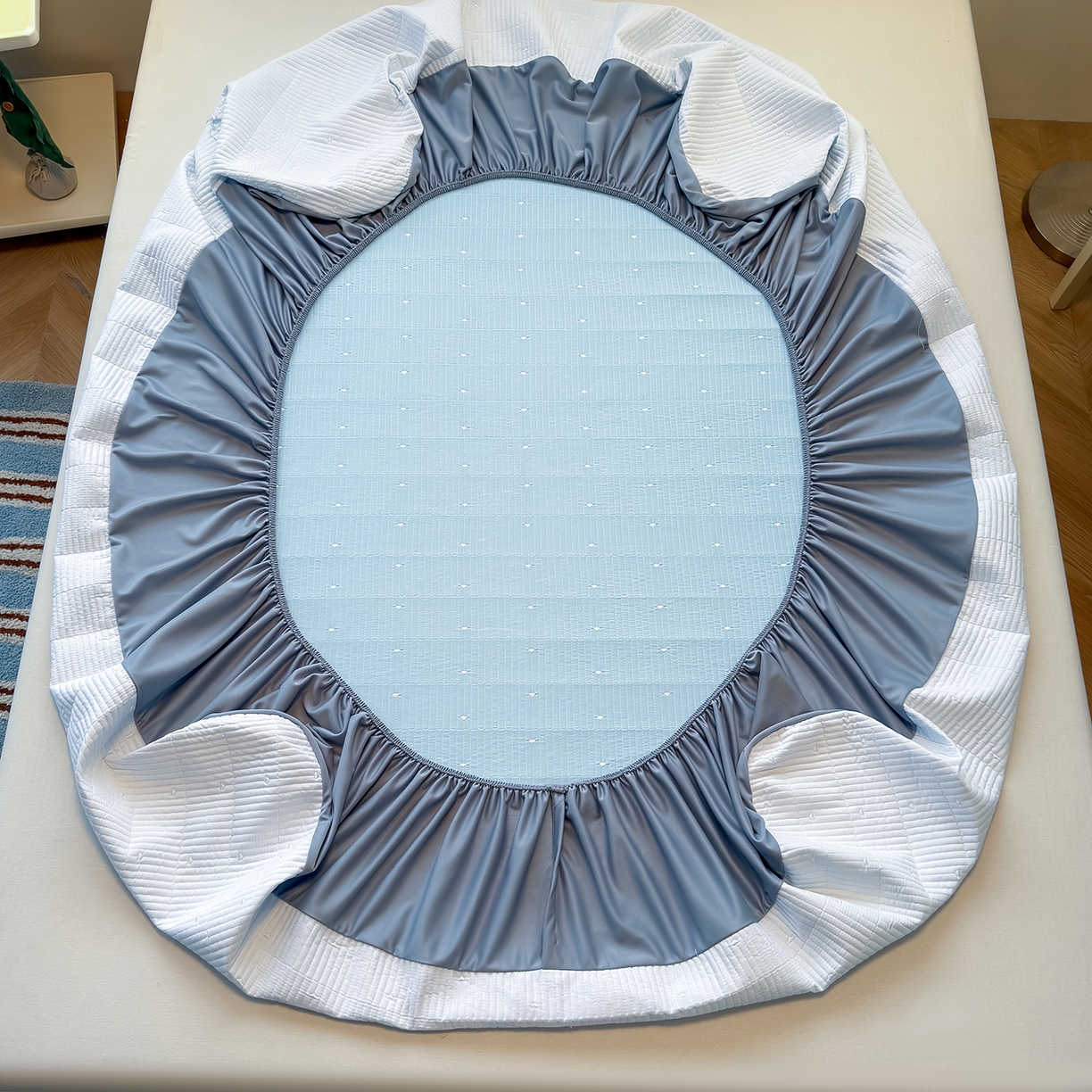 91家纺网 家纺一手货源 找家纺 懒猫家纺 2026新款满天星绗绣莫兰迪色系床席床笠款凉席 海盐气泡-床笠款