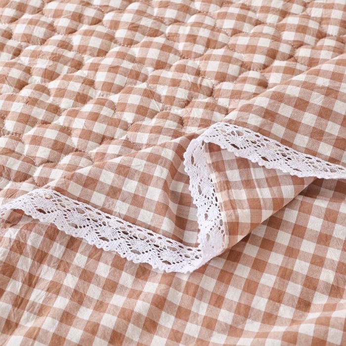 91家纺网 家纺一手货源 找家纺 欧妮家纺 2026新款全棉色织水洗棉夹棉床裙 全棉色织水洗棉-驼小格