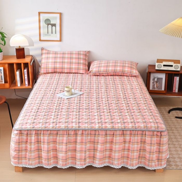 91家纺网 家纺一手货源 找家纺 欧妮家纺 2026新款全棉色织水洗棉夹棉床裙 全棉色织水洗棉-柔粉格