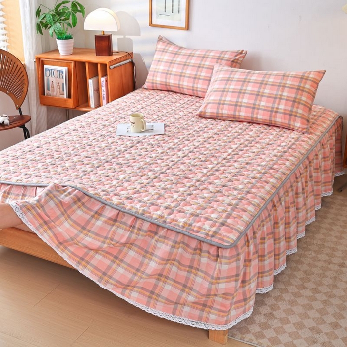 91家纺网 家纺一手货源 找家纺 欧妮家纺 2026新款全棉色织水洗棉夹棉床裙 全棉色织水洗棉-柔粉格