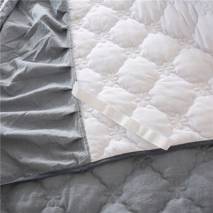 91家纺网 家纺一手货源 找家纺 欧妮家纺 2026新款全棉色织水洗棉夹棉床裙 日式水洗棉夹棉床裙J-浅蓝