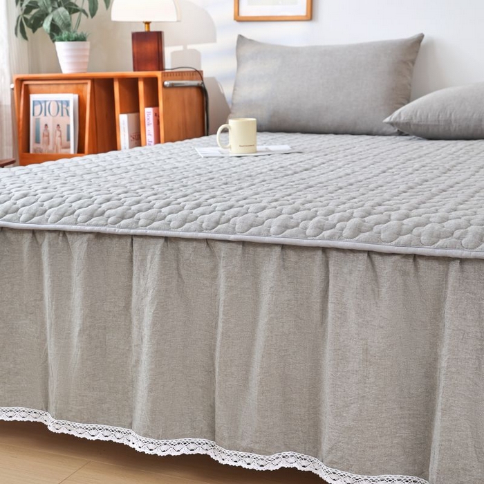 91家纺网 家纺一手货源 找家纺 欧妮家纺 2026新款全棉色织水洗棉夹棉床裙 全棉色织水洗棉-烟灰