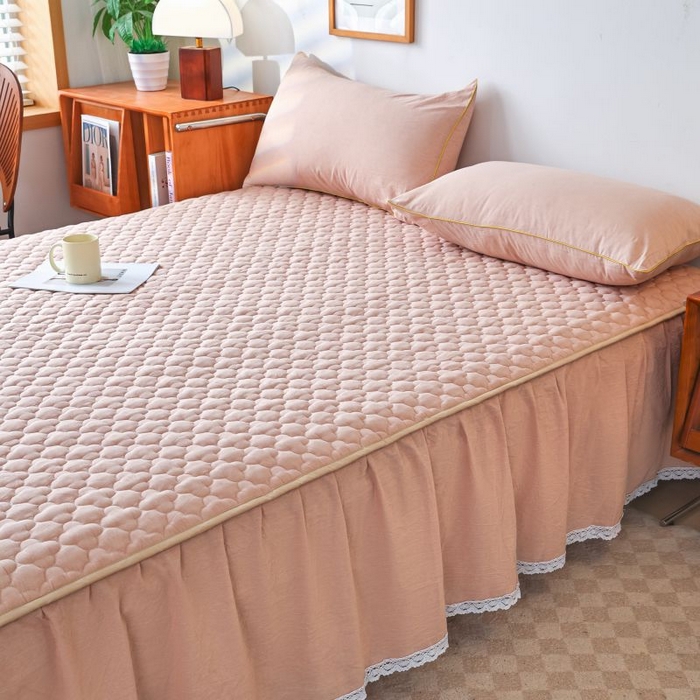 91家纺网 家纺一手货源 找家纺 欧妮家纺 2026新款全棉色织水洗棉夹棉床裙 全棉色织水洗棉-卡其