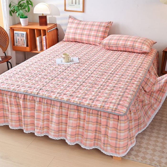 91家纺网 家纺一手货源 找家纺 欧妮家纺 2026新款全棉色织水洗棉夹棉床裙 全棉色织水洗棉-柔粉格