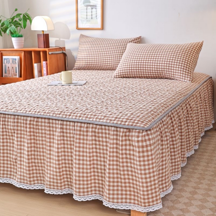 91家纺网 家纺一手货源 找家纺 欧妮家纺 2026新款全棉色织水洗棉夹棉床裙 全棉色织水洗棉-驼小格