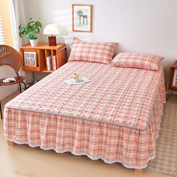 91家纺网 家纺一手货源 找家纺 欧妮家纺 2026新款全棉色织水洗棉夹棉床裙 全棉色织水洗棉-柔粉格