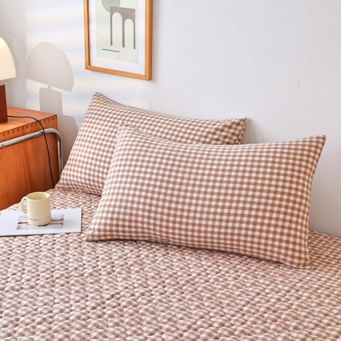 91家纺网 家纺一手货源 找家纺 欧妮家纺 2026新款全棉色织水洗棉夹棉床裙 全棉色织水洗棉-驼小格