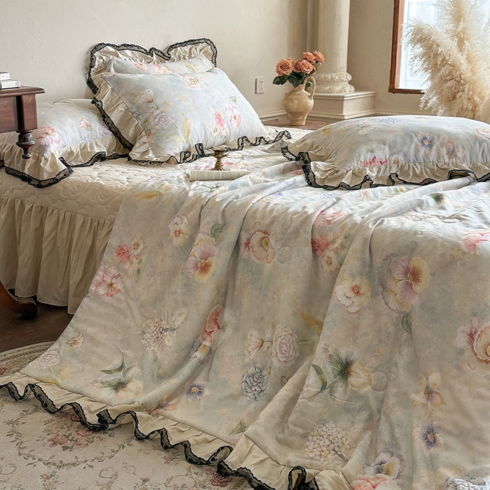 91家纺网 家纺一手货源 找家纺 网红馆（ck家纺） 2026春夏新款复古印花巴黎纱床盖夏凉被空调被夏被四件套 绚丽梦境 卡其