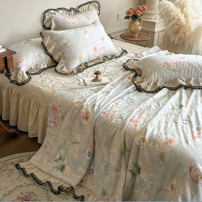 91家纺网 家纺一手货源 找家纺 网红馆（ck家纺） 2026春夏新款复古印花巴黎纱床盖夏凉被空调被夏被四件套 绚丽梦境 卡其