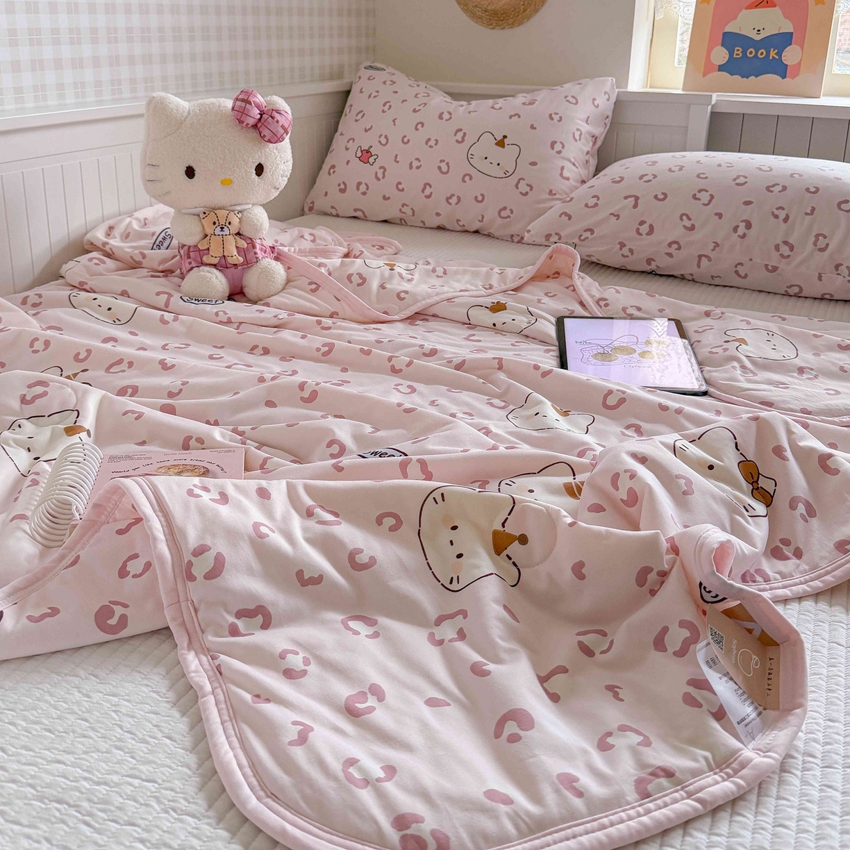 91家纺网 家纺一手货源 找家纺 觅糖家纺 2026新款针织云柔大豆夏被夏凉被空调被 豹纹猫咪粉