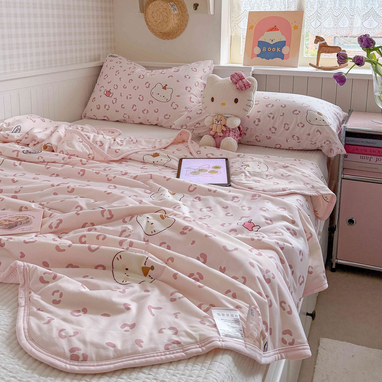 91家纺网 家纺一手货源 找家纺 觅糖家纺 2026新款针织云柔大豆夏被夏凉被空调被 豹纹猫咪粉