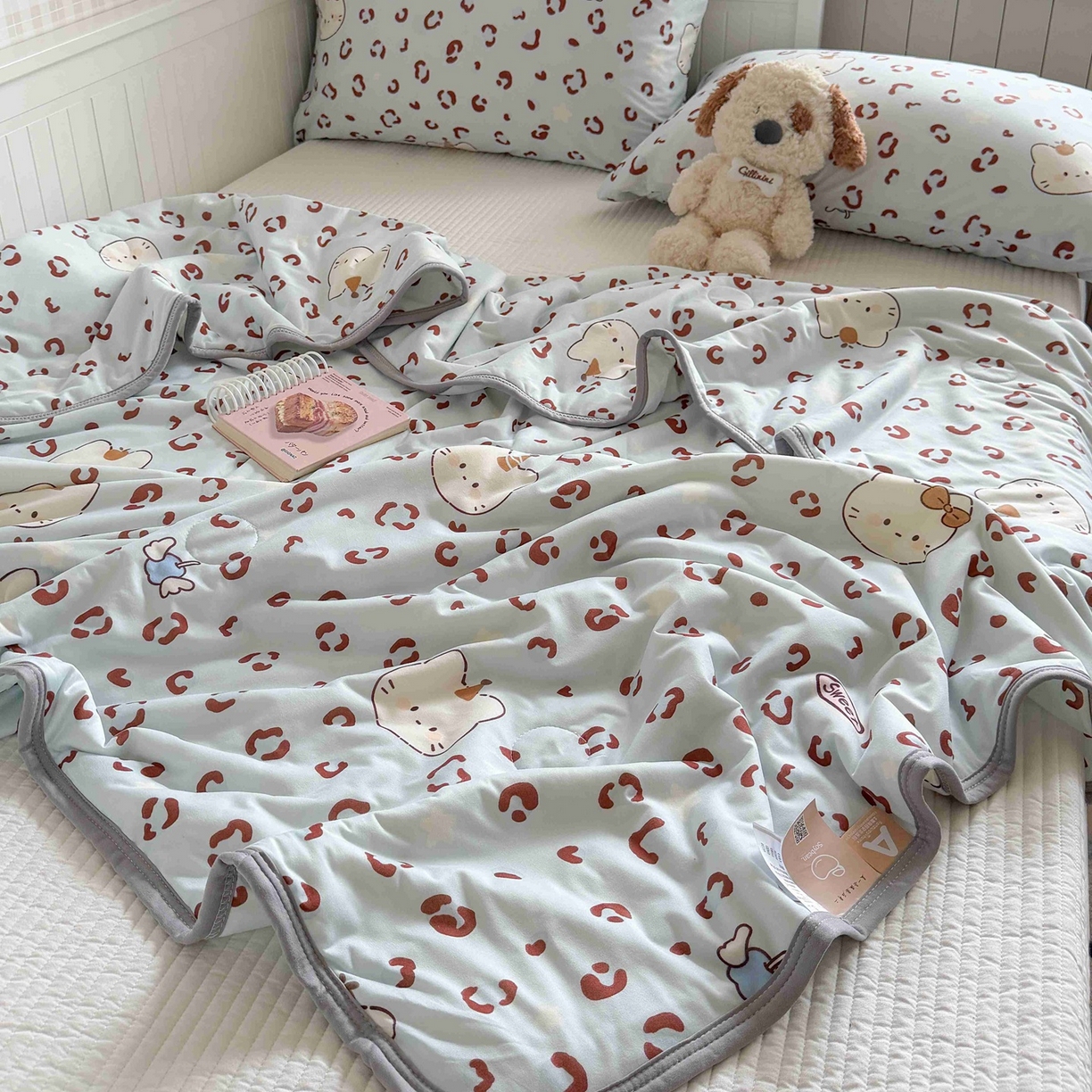 91家纺网 家纺一手货源 找家纺 觅糖家纺 2026新款针织云柔大豆夏被夏凉被空调被 豹纹猫咪蓝