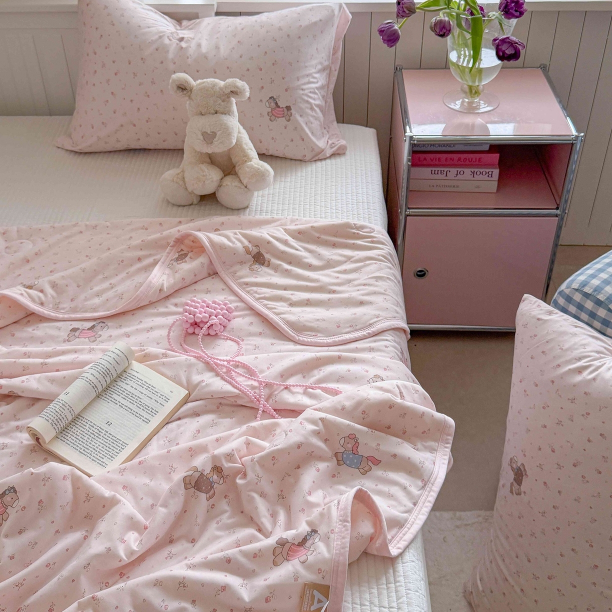 91家纺网 家纺一手货源 找家纺 觅糖家纺 2026新款针织云柔大豆夏被夏凉被空调被 花卉小马