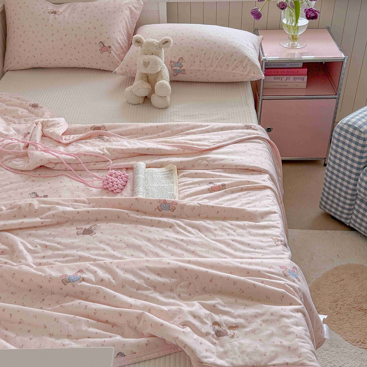 91家纺网 家纺一手货源 找家纺 觅糖家纺 2026新款针织云柔大豆夏被夏凉被空调被 花卉小马