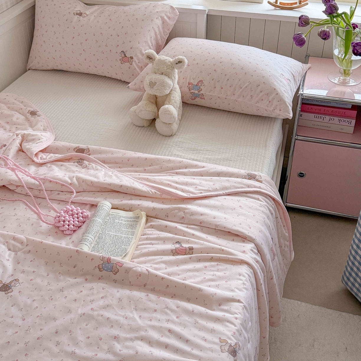 91家纺网 家纺一手货源 找家纺 觅糖家纺 2026新款针织云柔大豆夏被夏凉被空调被 花卉小马