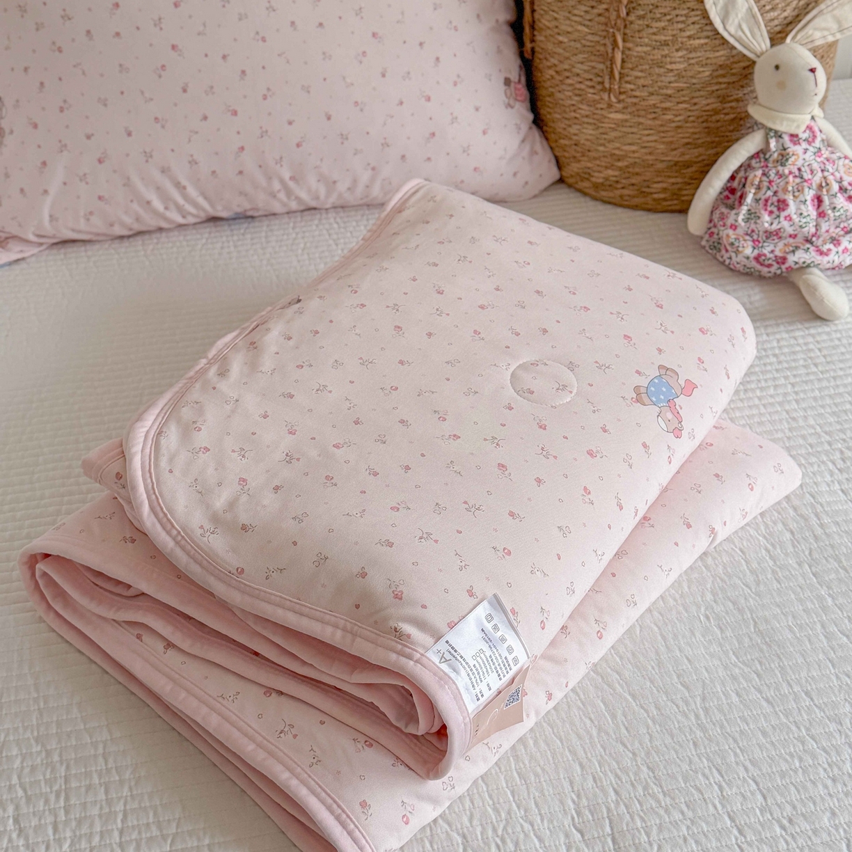 91家纺网 家纺一手货源 找家纺 觅糖家纺 2026新款针织云柔大豆夏被夏凉被空调被 花卉小马